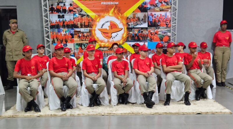 Solenidade De Formatura Da Nova Turma Do Programa Bombeiro Mirim Aconteceu No EspaÇo Conviver 8680